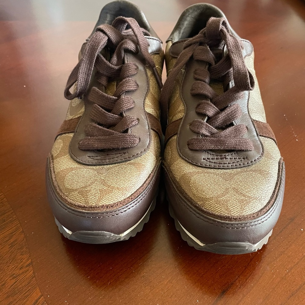 COACH WOMEN SHOES.